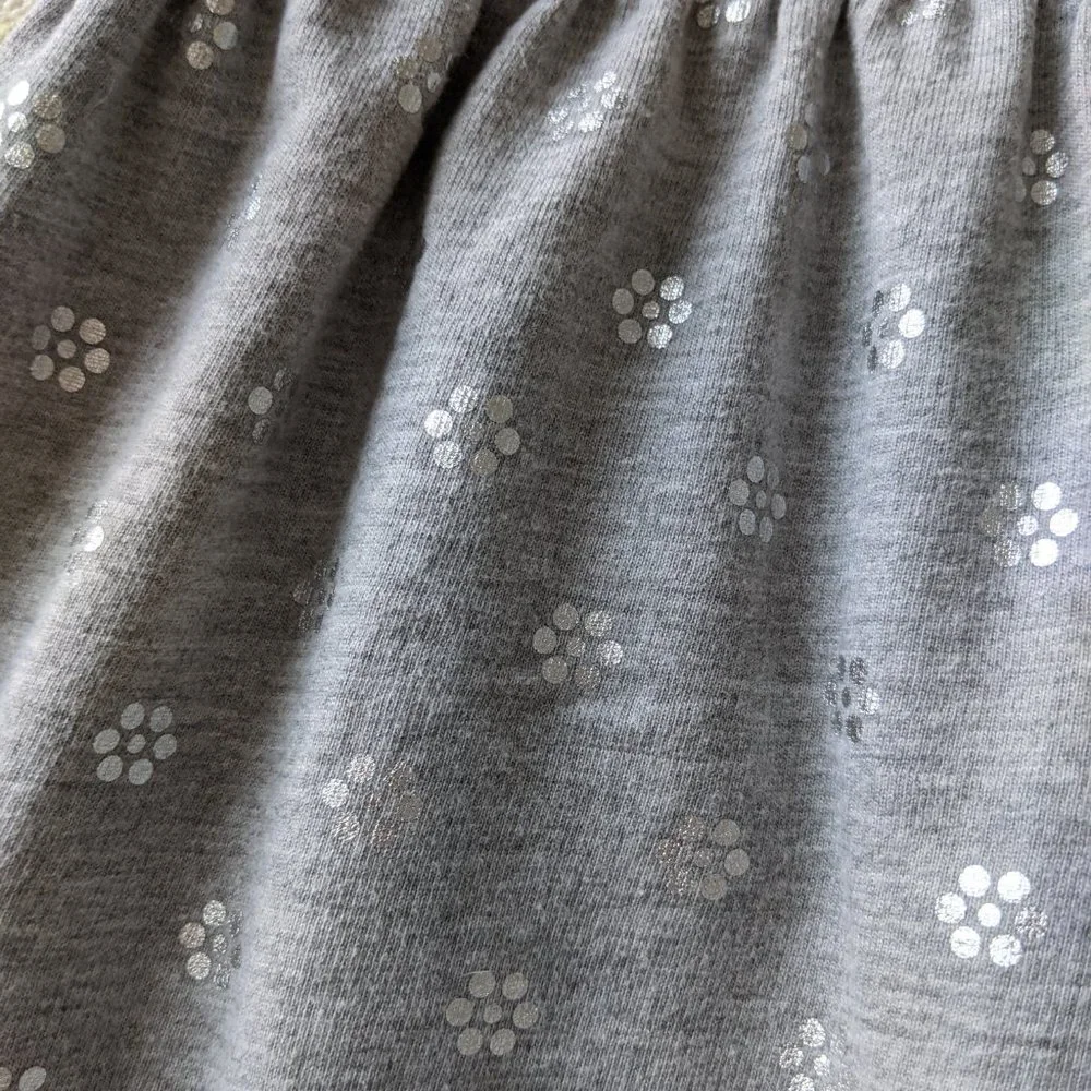 ⭐ Baby Gap Gray/Silver Flower print dress size 3